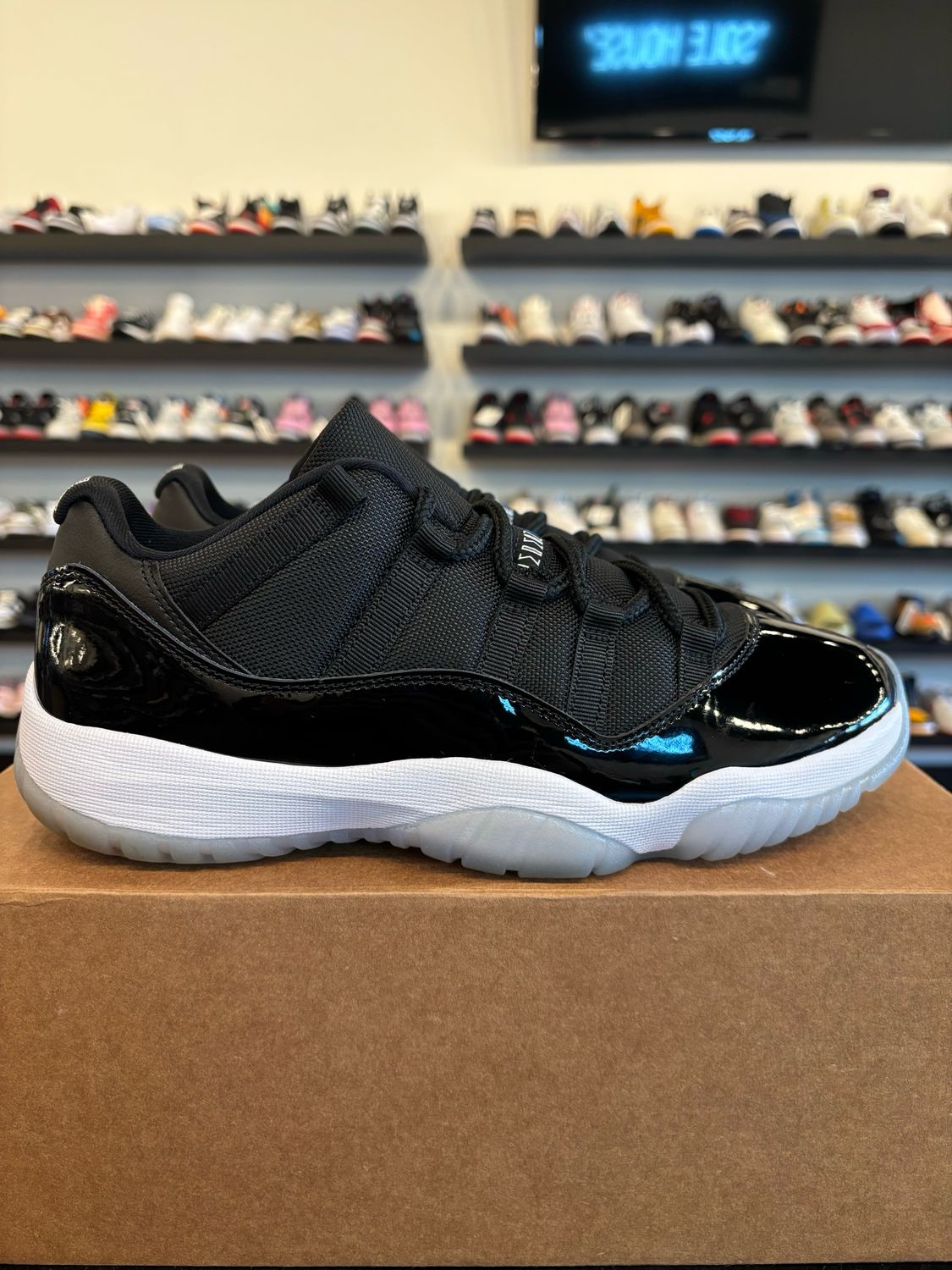 Jordan 11 Low Space Jam Size 9 Pre-Owned (No Box)