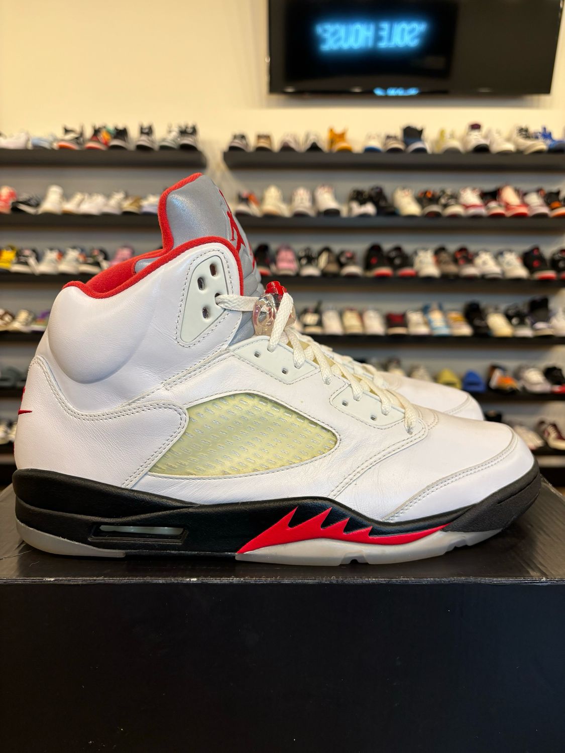 Jordan 5 Fire Red 2020 Size 13 Pre-Owned