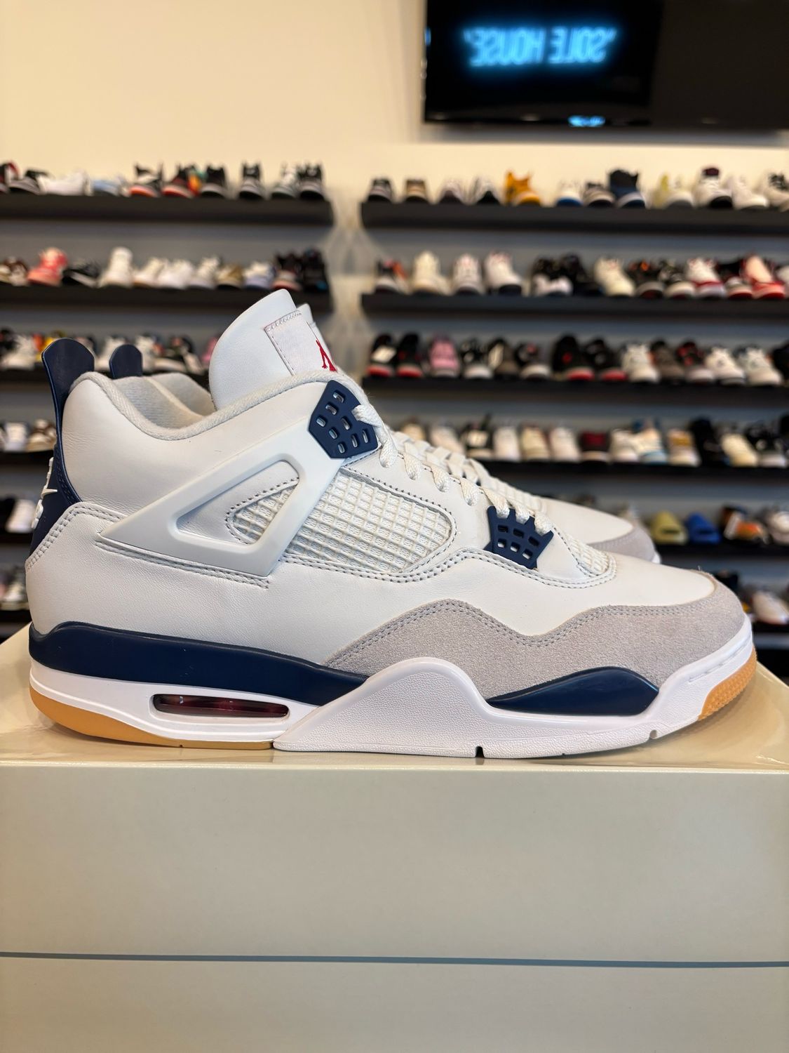 Jordan 4 SB Navy Size 12.5 Pre-Owned