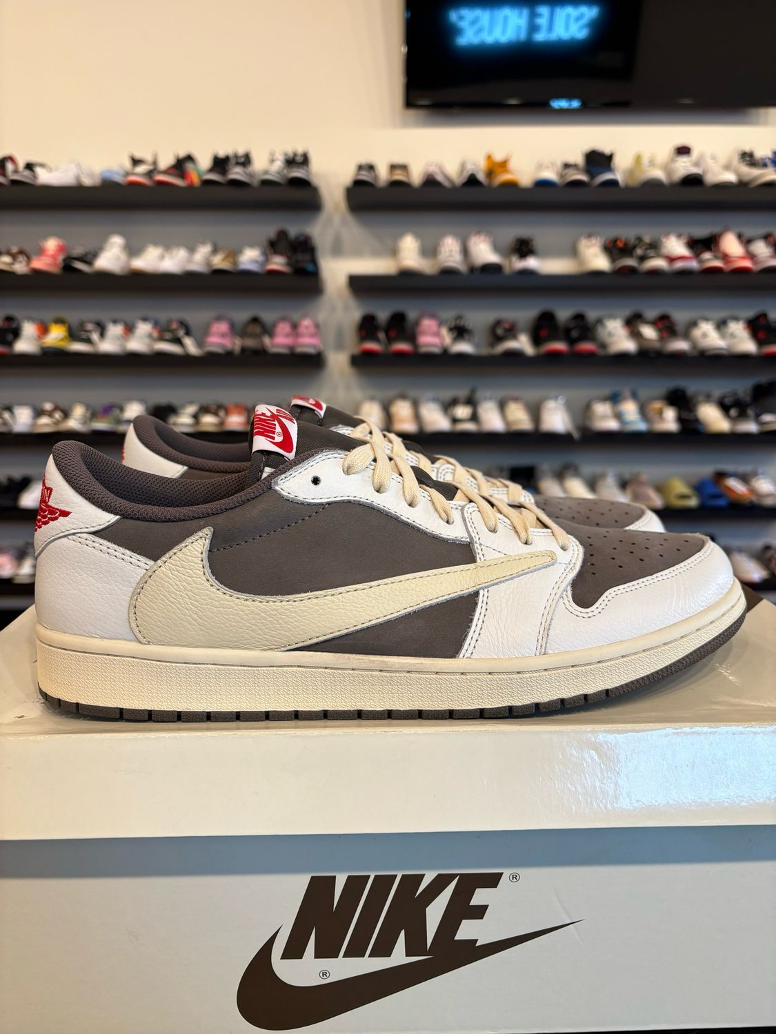 Jordan 1 Low Travis Scott Reverse Mocha Size 13 Pre-Owned