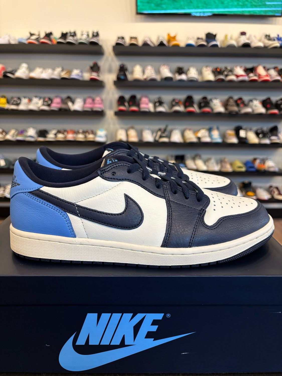 Jordan 1 Low Obsidian Size 10.5 Pre-Owned