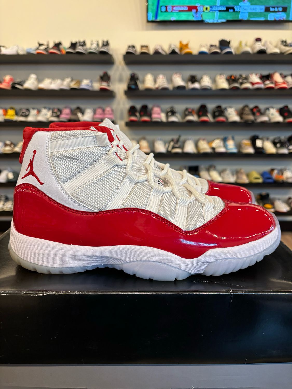 Jordan 11 Cherry Size 10.5 Pre-Owned