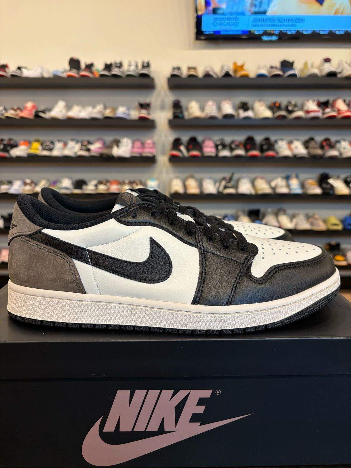 Jordan 1 Low Mocha Size 11 Pre-Owned