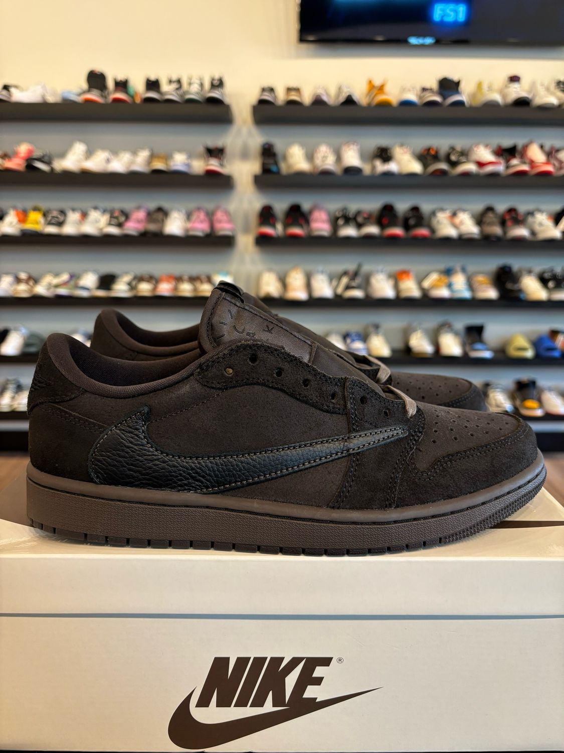 Jordan 1 Low Travis Scott Velvet Brown Size 9 Brand New