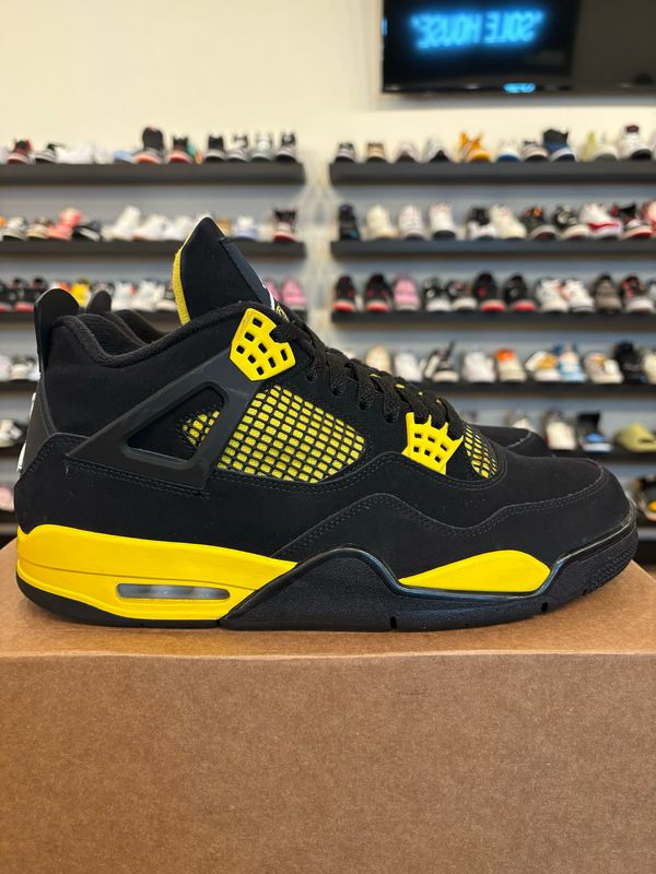 Jordan 4 Yellow Thunder Size 11 Pre-Owned (No Box)