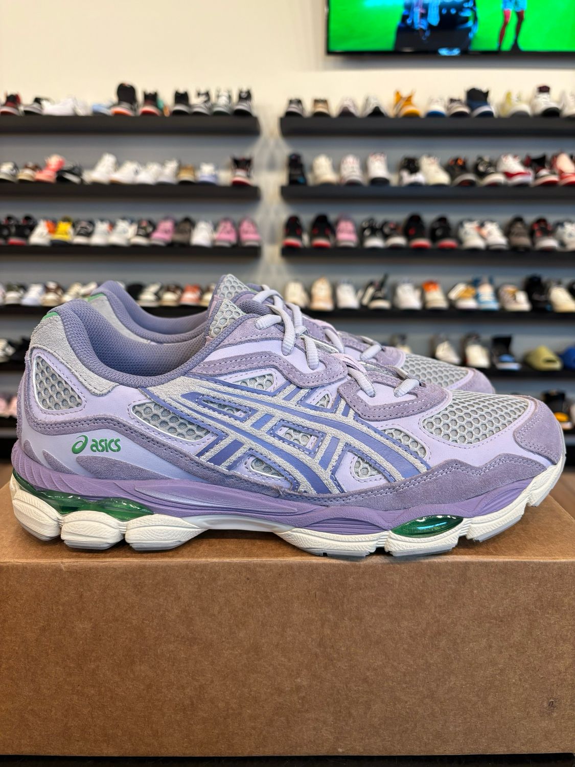 ASICS GEL-NYC Purple Green Size 12 Pre-Owned (No Box)