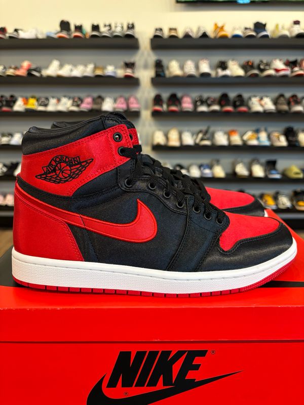 Jordan 1 Satin Bred Size 8.5 (10W) Pre-Owned