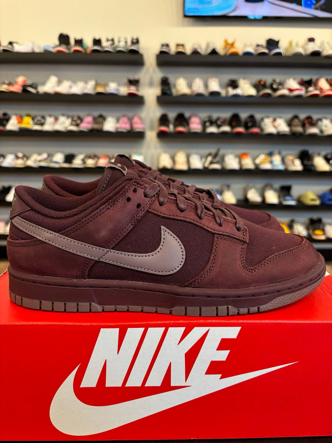 Nike Dunk Low Burgundy Size 8.5 Pre-Owned