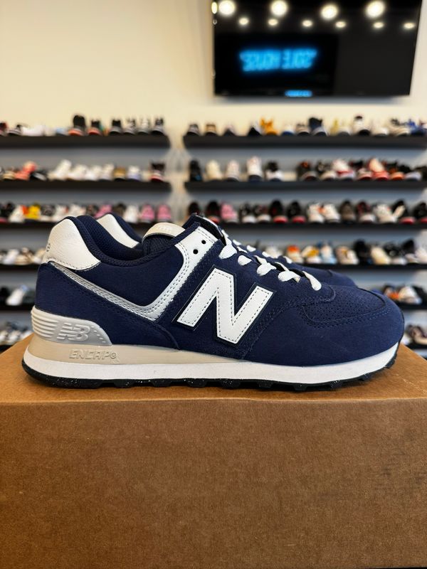 New Balance 574 Sea Salt Navy Size 8 Brand New (No Box)