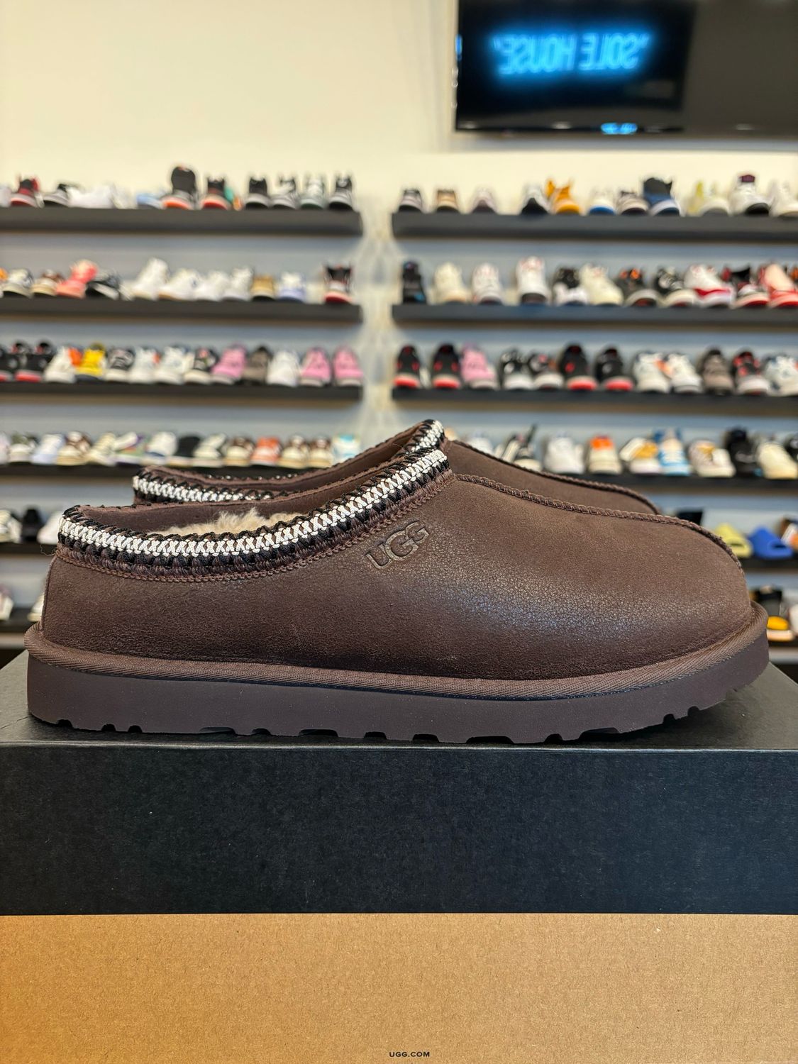 Ugg Tasman Distressed Slipper Cedar Size 11 Brand New