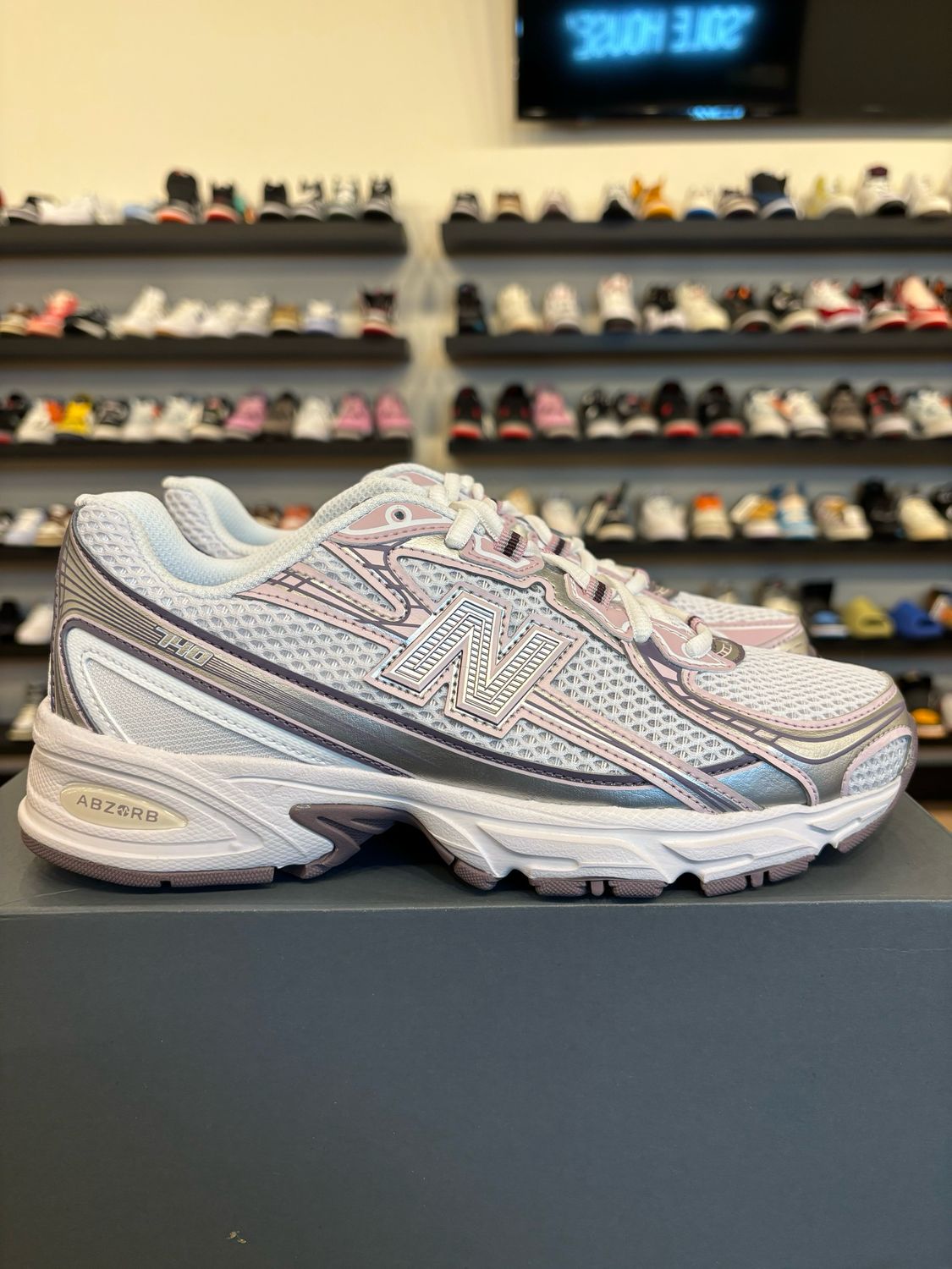 New Balance 740 Pink Silver Size 8 (9.5W) Brand New