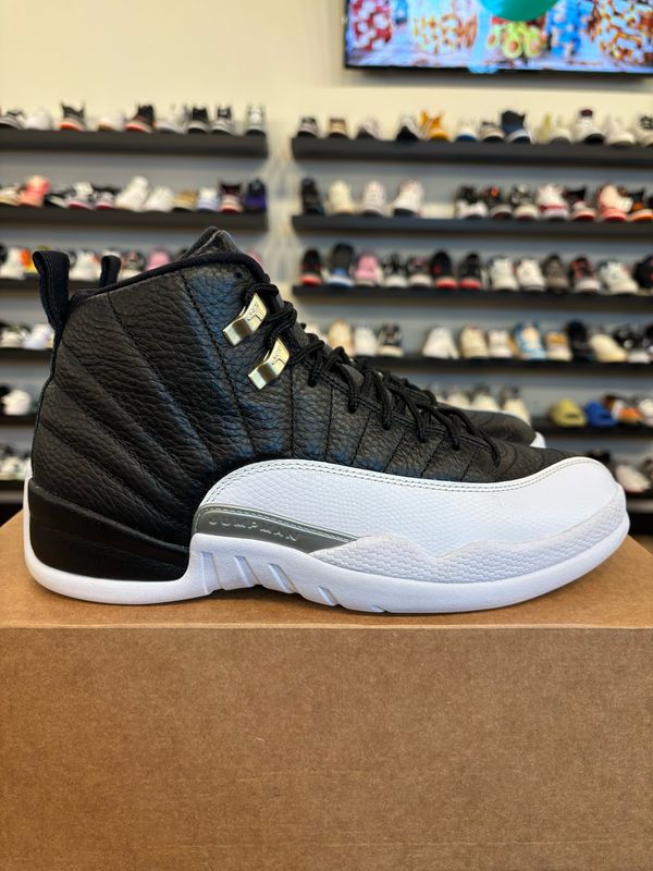 Jordan 12 Playoff 2022 Size 8.5 Pre-Owned (No Box)