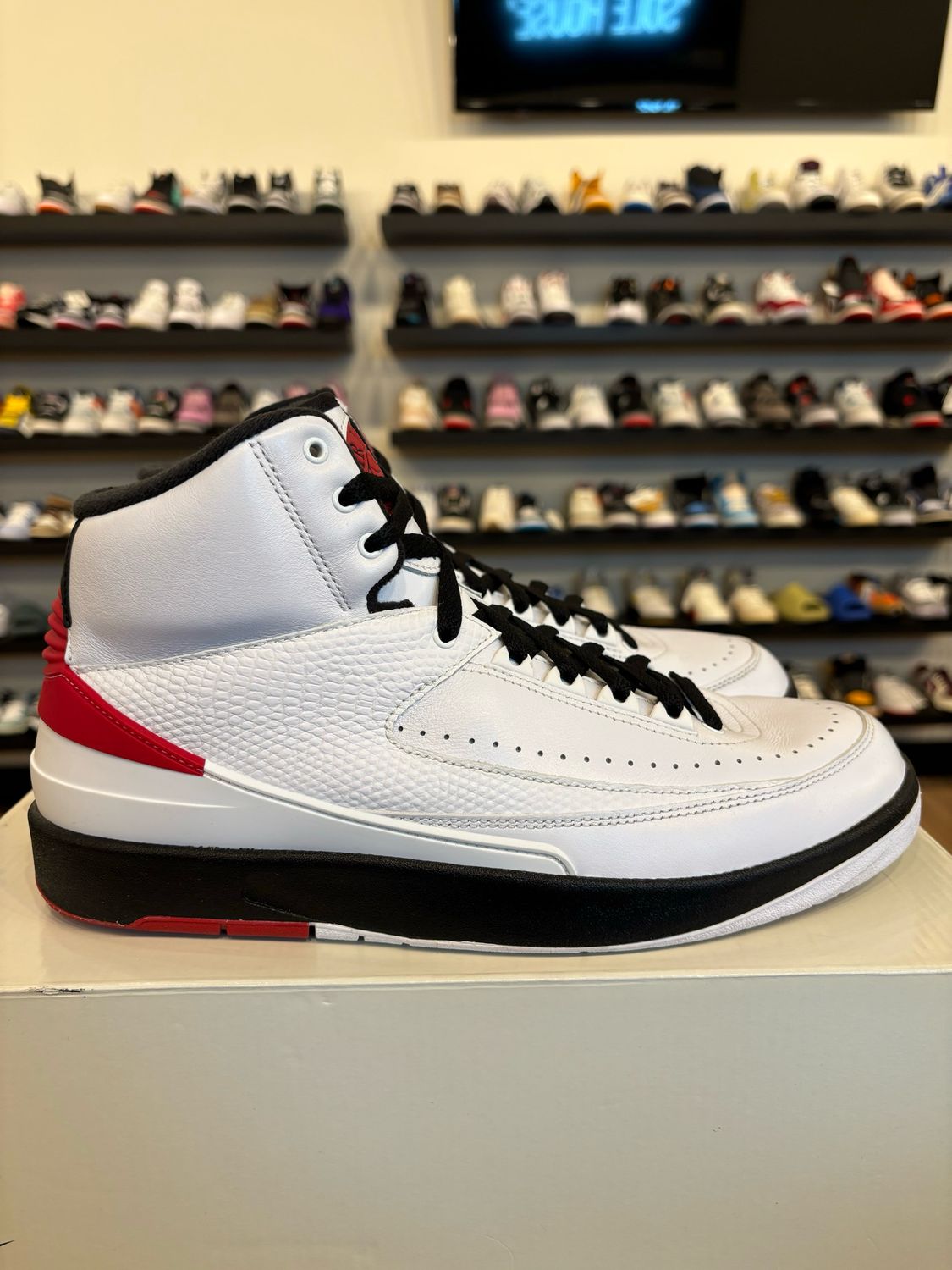 Jordan 2 Chicago Size 10 (11.5W) Pre-Owned