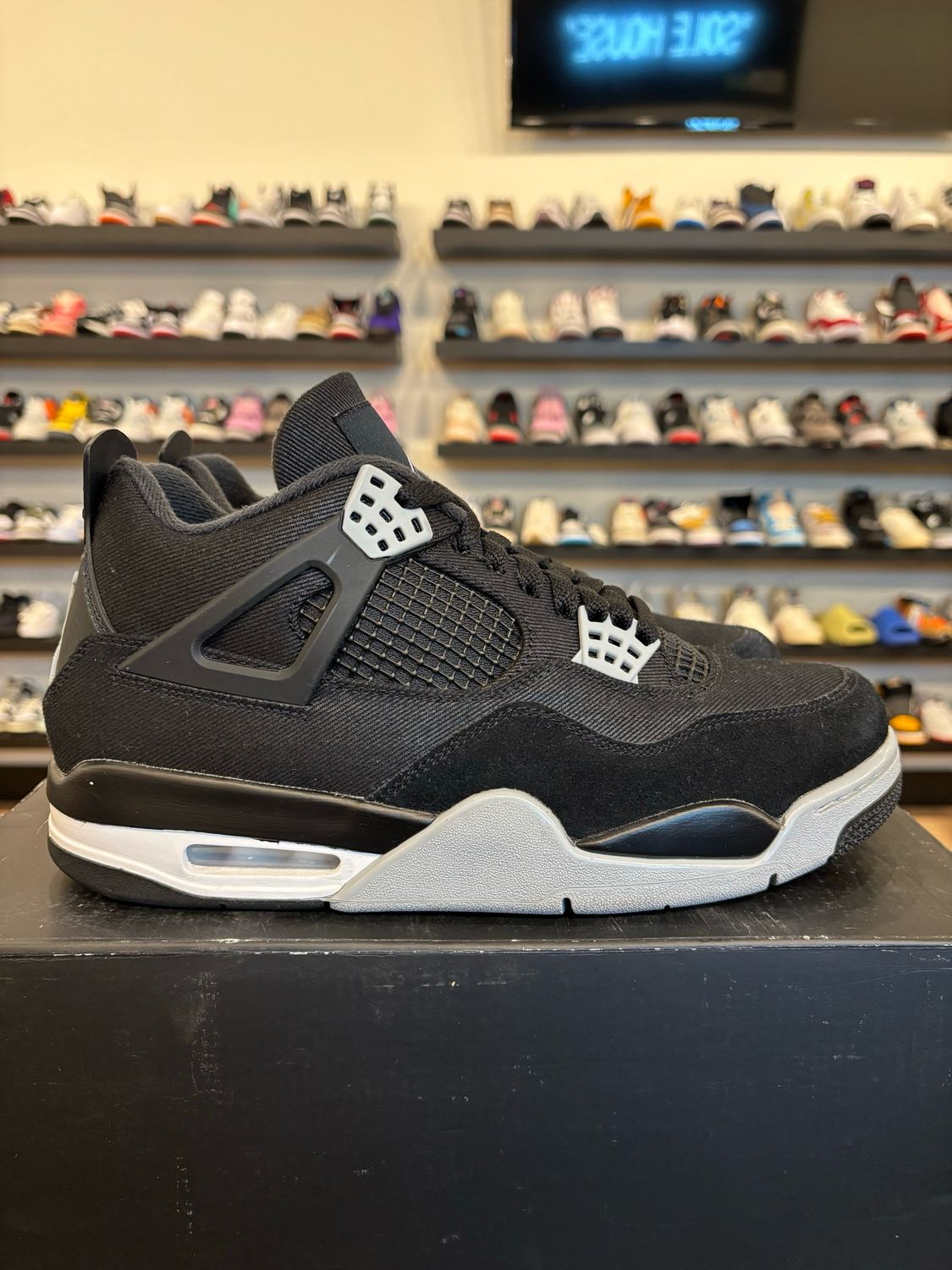 Jordan 4 Black Canvas Size 9 Pre-Owned