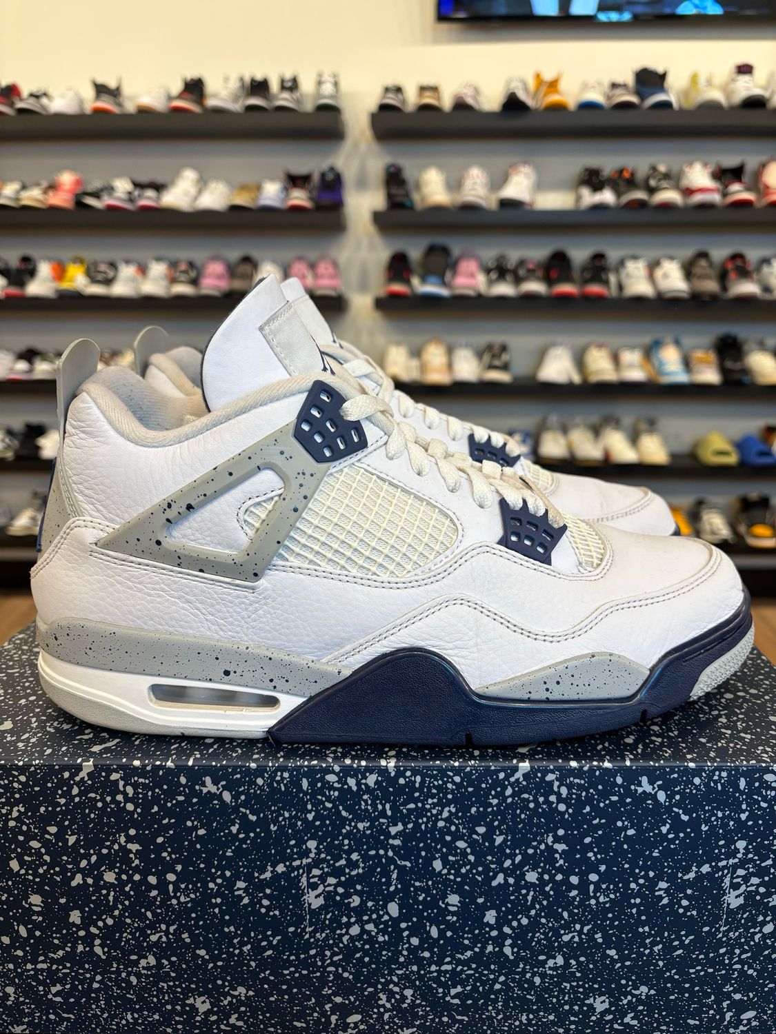 Jordan 4 Midnight Navy Size 10.5 Pre-Owned