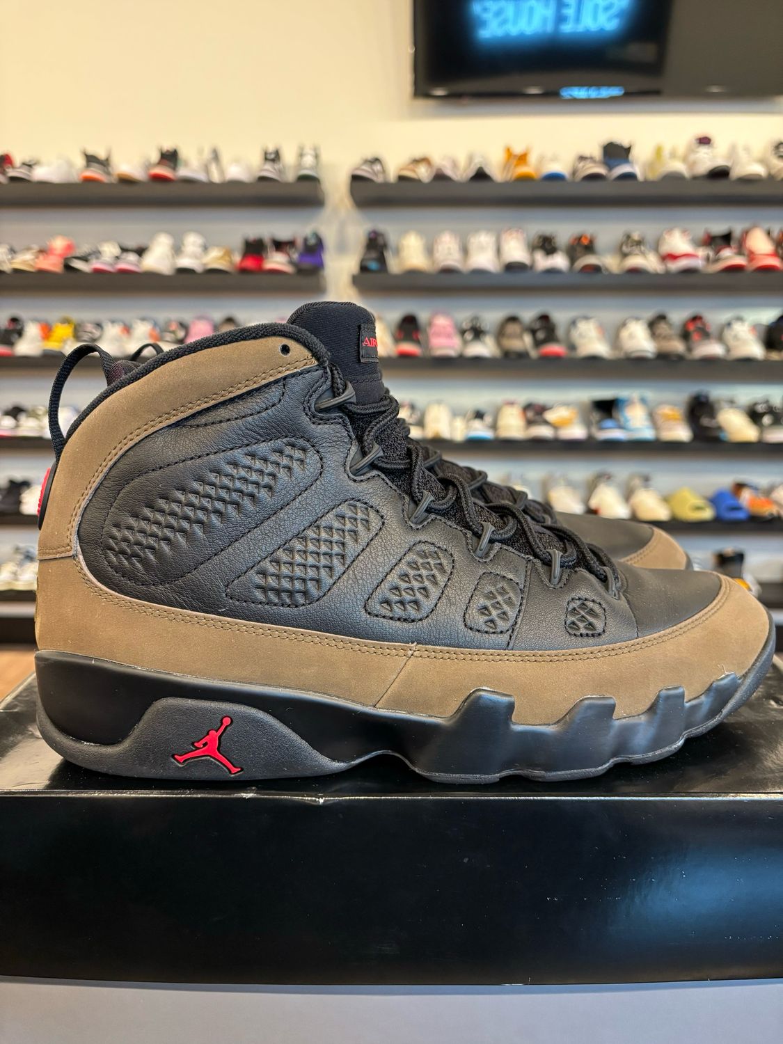 Jordan 9 Olive Size 11 Pre-Owned