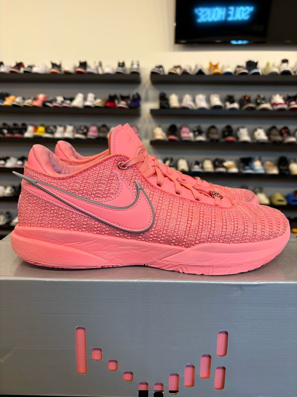 Nike LeBron 20 Pink Diamond Size 11 Pre-Owned