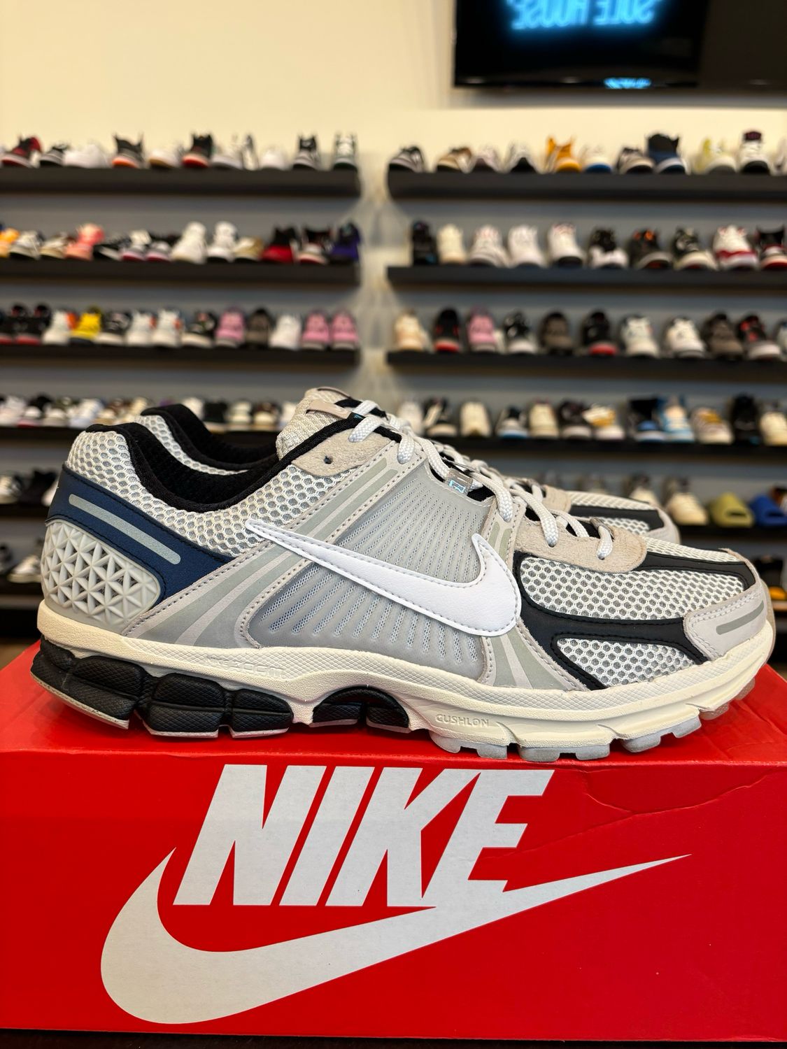 Nike Vomero 5 Supersonic Size 11.5 Pre-Owned