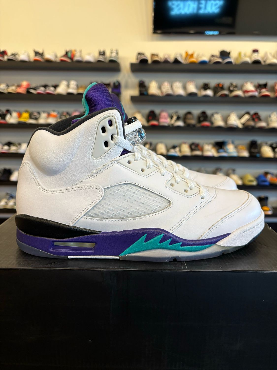 Jordan 5 Grape 2013 Size 8.5 Pre-Owned