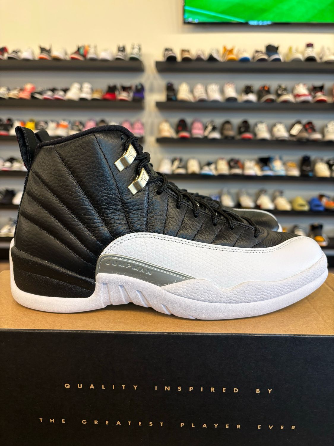 Jordan 12 Playoff Size 8.5 Pre-Owned