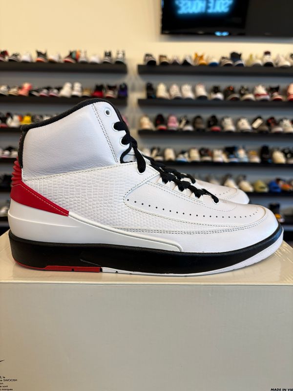 Jordan 2 Chicago Size 8.5 Pre-Owned