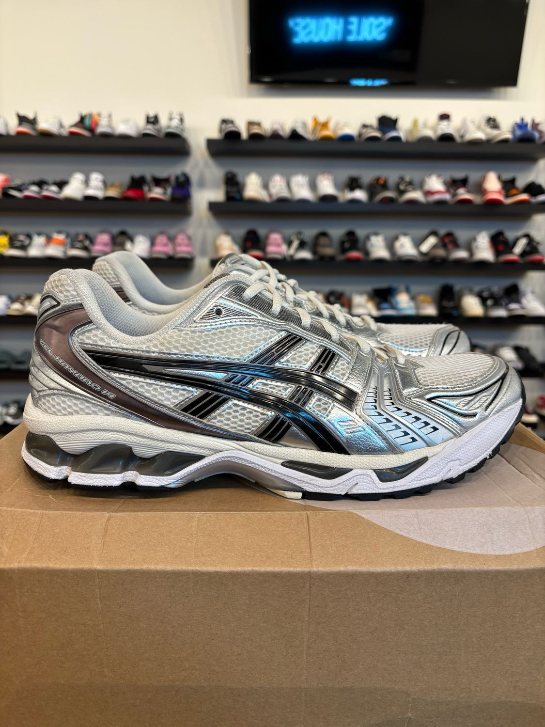 ASICS Gel-Kayano 14 Size 12 Pre-Owned