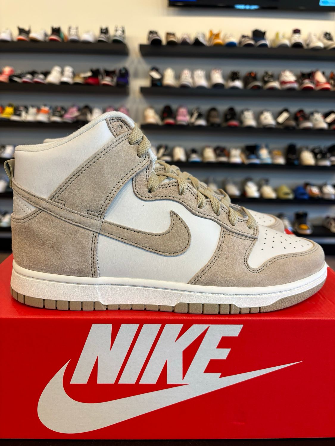 Nike Dunk High Tan Suede Size 8 Brand New