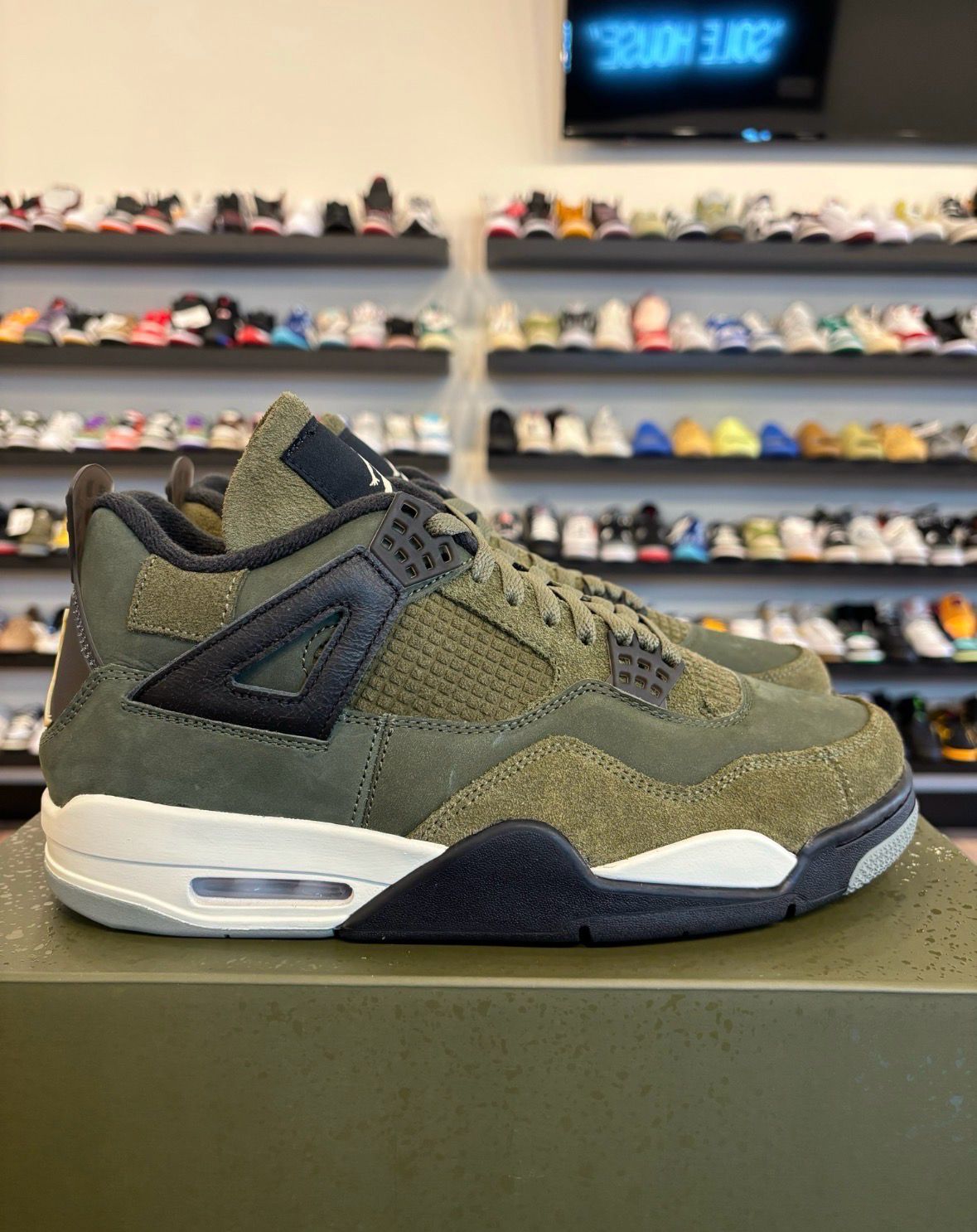 Jordan 4 Craft Olive Size 10.5 Brand New