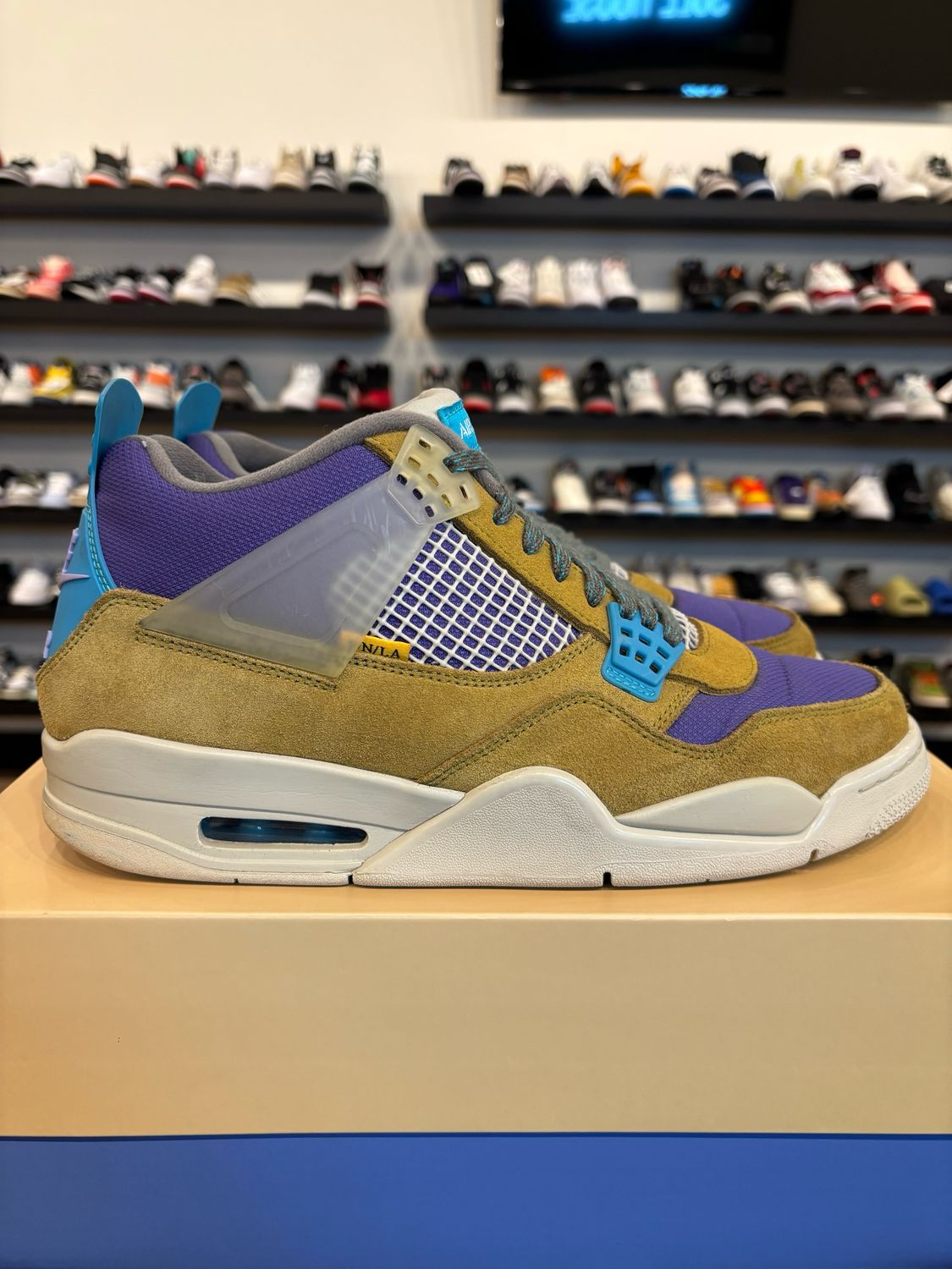 Jordan 4 Union Desert Moss Size 11 Pre-Owned