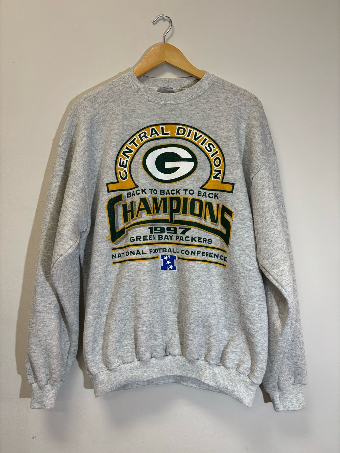 Packers Central Division Champs Crewneck Grey Size Large VINTAGE