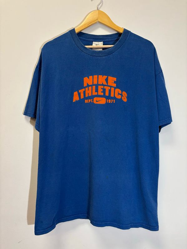 Nike Athletics Tee Blue Orange Size XL VINTAGE