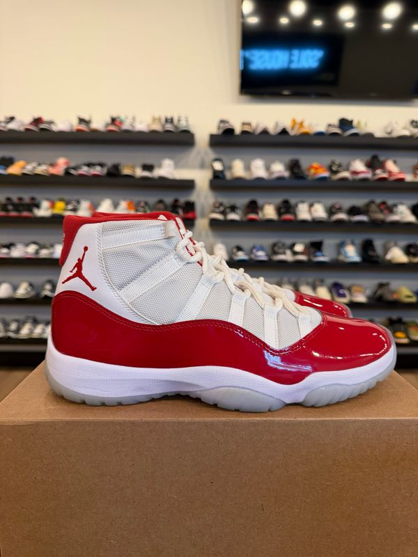 Jordan 11 Cherry Size 11 Pre-Owned (No Box)
