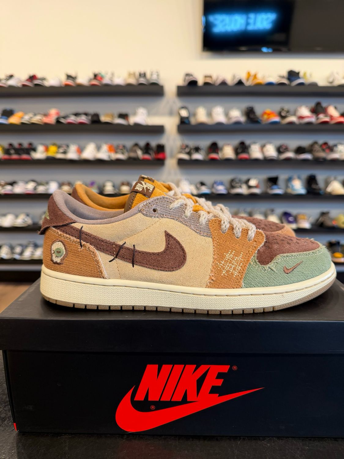 Jordan 1 Low Zion Voodoo Size 9 Pre-Owned