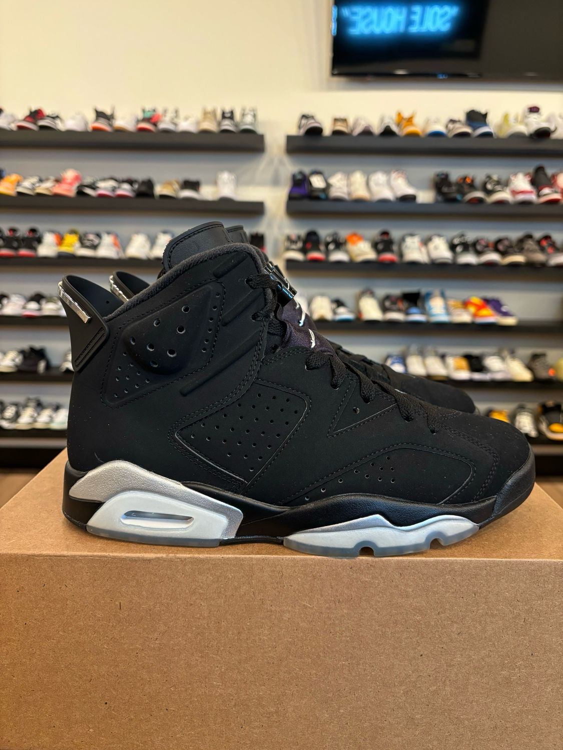 Jordan 6 Chrome Size 8.5 Pre-Owned (No Box)