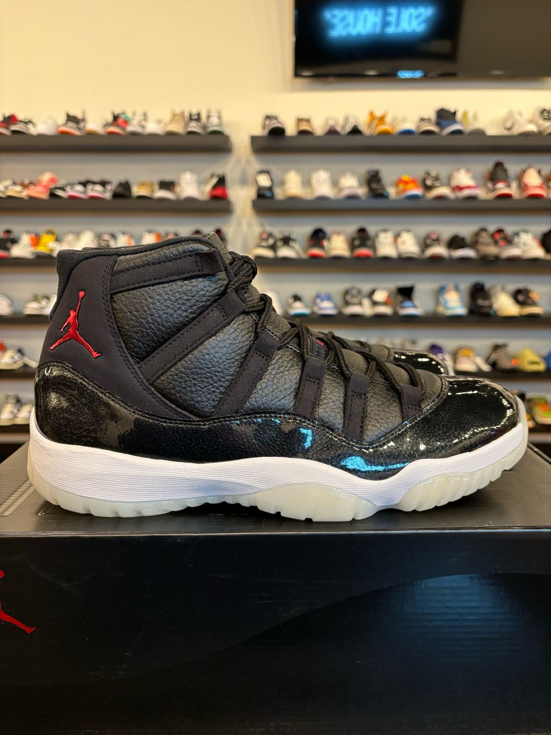 Jordan 11 72-10 Size 11 Brand New