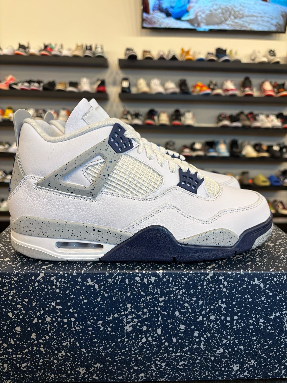 Jordan 4 Midnight Navy Size 9.5 Brand New