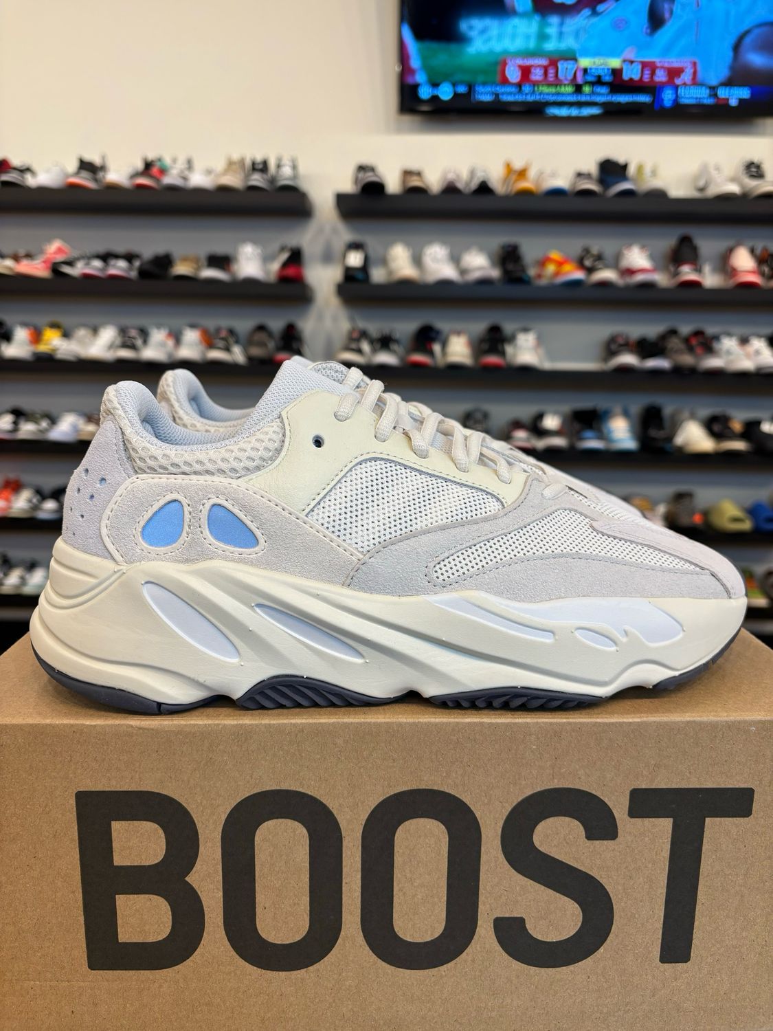 Yeezy 700 Analog Size 10 Brand New