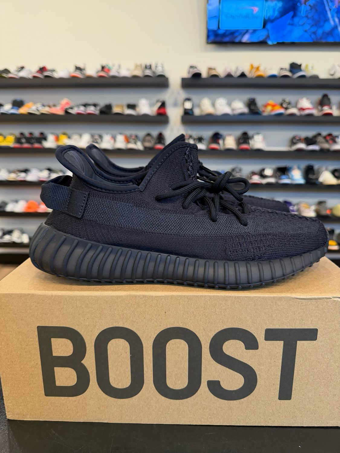 Yeezy 350 V2 Onyx Size 10 Brand New