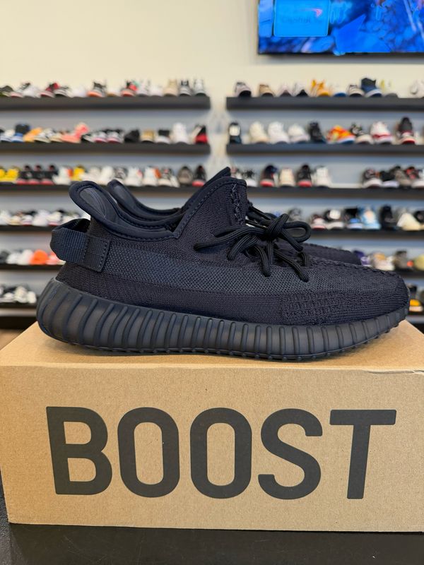 Yeezy 350 V2 Onyx Size 10 Brand New