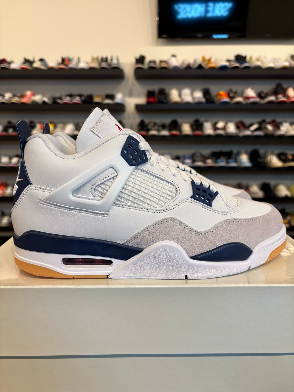 Jordan 4 SB Navy Size 8.5 Brand New