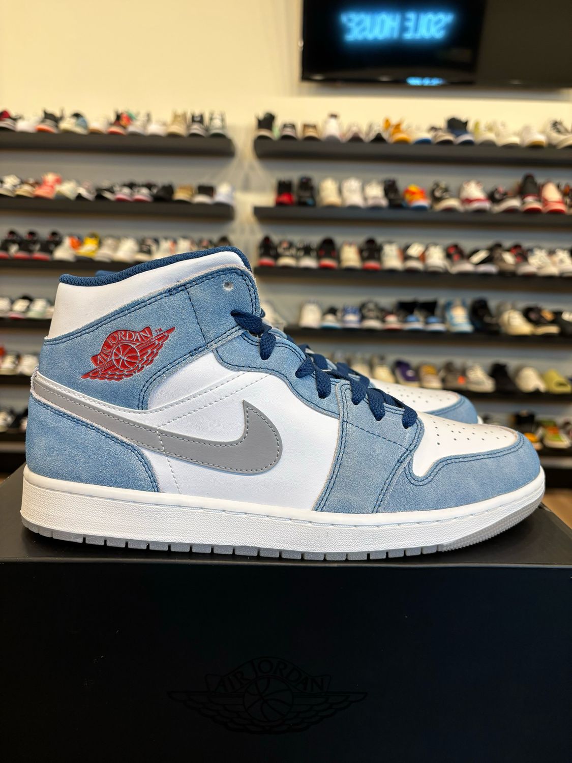 Jordan 1 Mid French Blue Size 10.5 Brand New