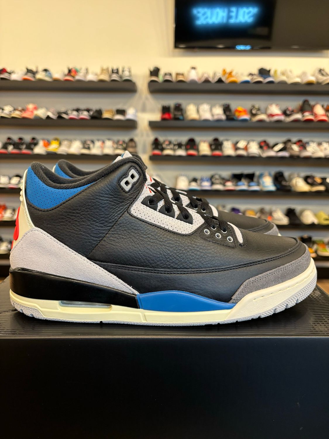 Jordan 3 Rare Air Size 10.5 Brand New