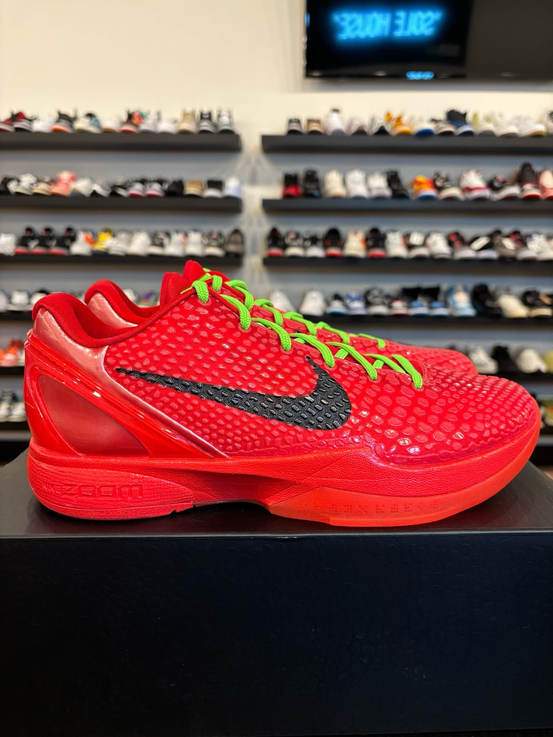 Nike Kobe 6 Protro Reverse Grinch Size 10 Brand New
