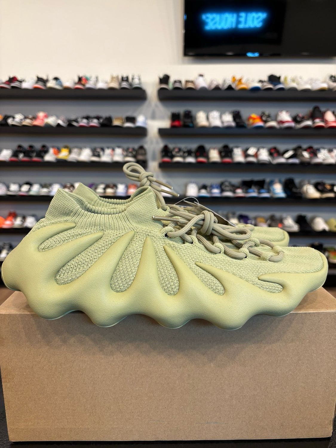 Yeezy 450 Resin Size 12 Brand New