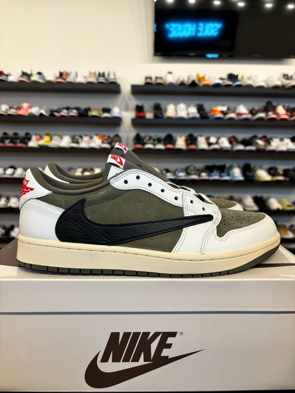 Jordan 1 Low Travis Scott Medium Olive Size 10 Brand New
