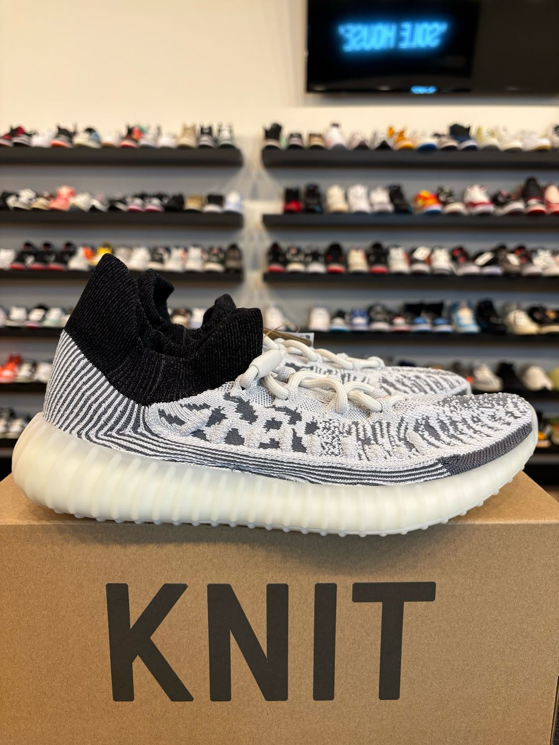 Yeezy 350 V2 CMPCT Slate Panda Size 9 Brand New