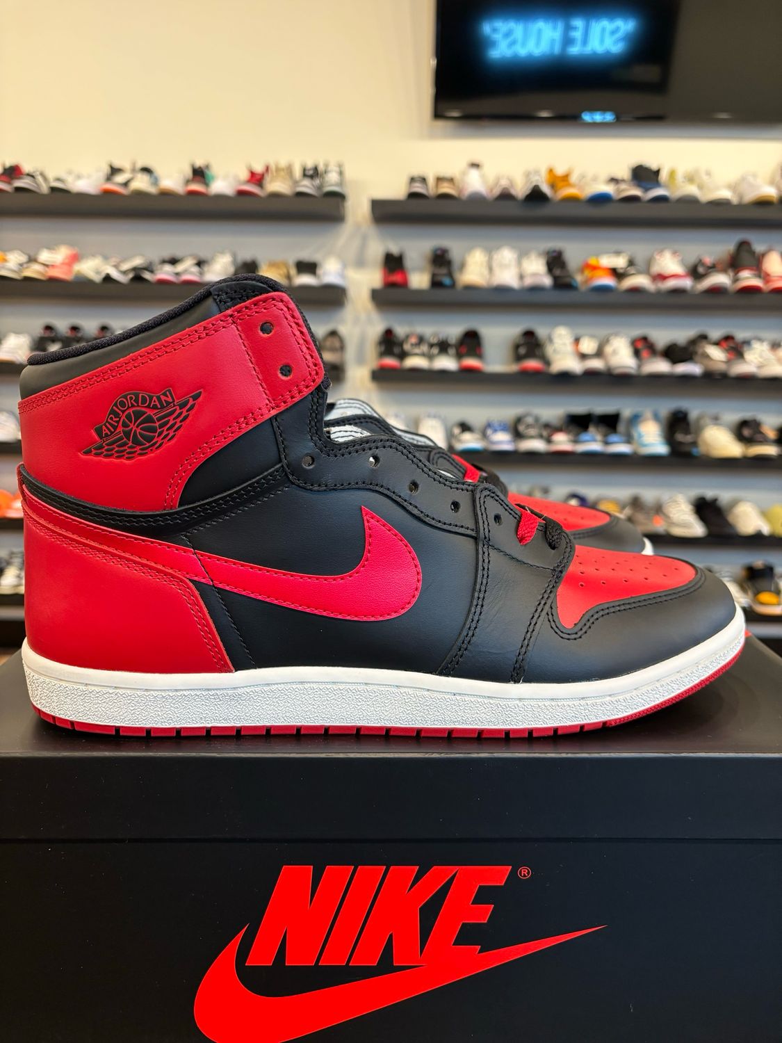 Jordan 1 Bred Banned 2025 Size 14 Brand New