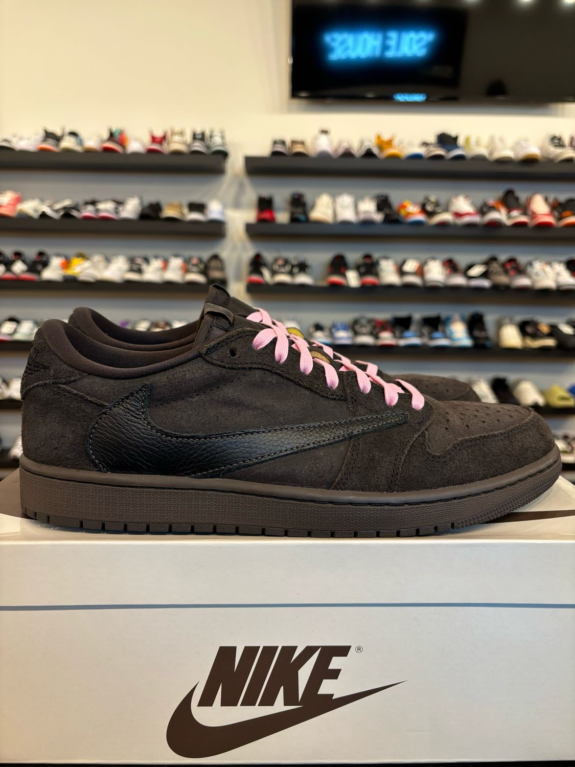 Jordan 1 Low Travis Scott Velvet Brown Size 11.5 Pre-Owned