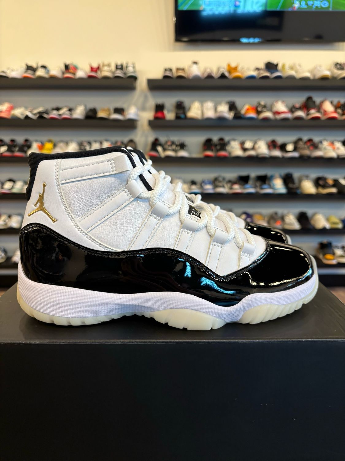 Jordan 11 Gratitude Size 8 Brand New