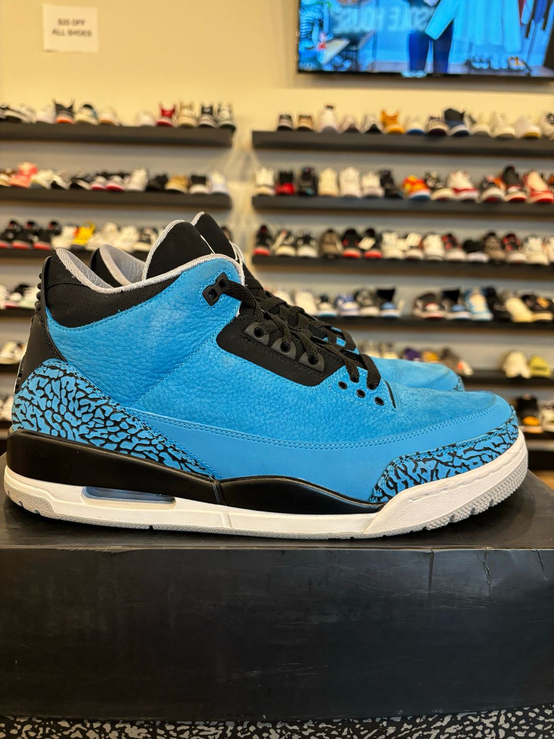 Jordan 3 Powder Blue 2014 Size 12 Pre-Owned